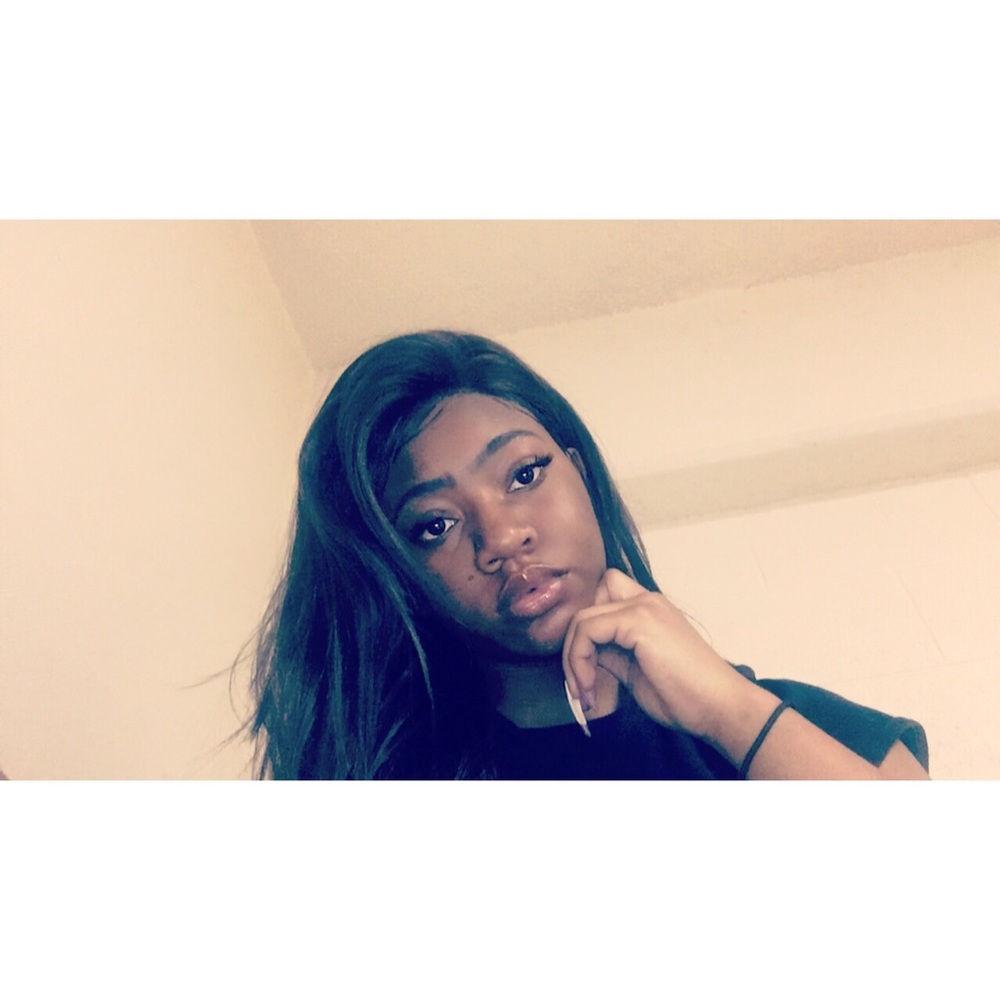 Meet your Posher, Courtney